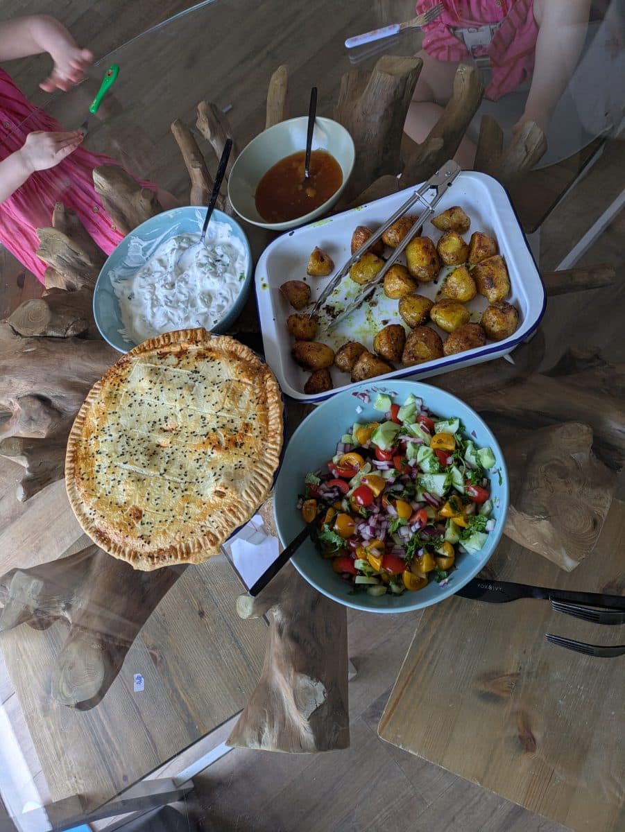 Butter chicken pie